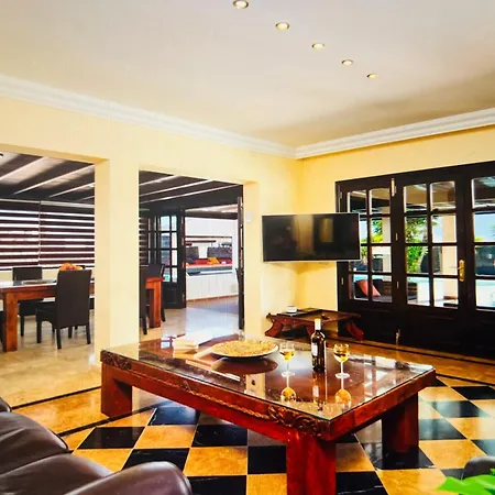 Hezy Casa With Private Pool Holiday home *