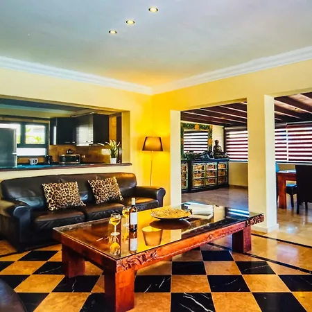Hezy Casa With Private Pool Holiday home *